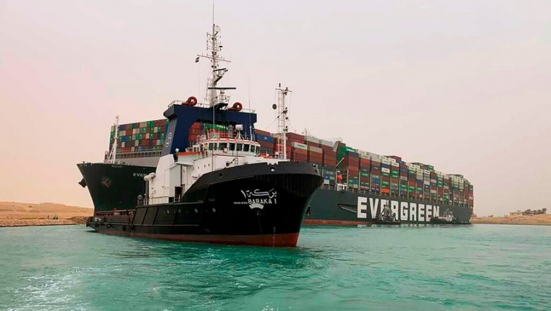 Источник: Суэцкий канал перейдет на круглосуточный режим работы после его разблокировки