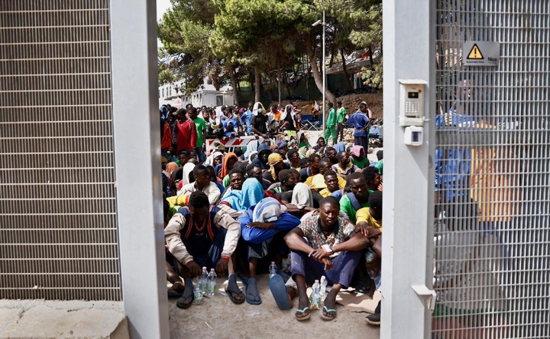 Италия попросила помощи у ЕС из-за наплыва нелегалов из Африки