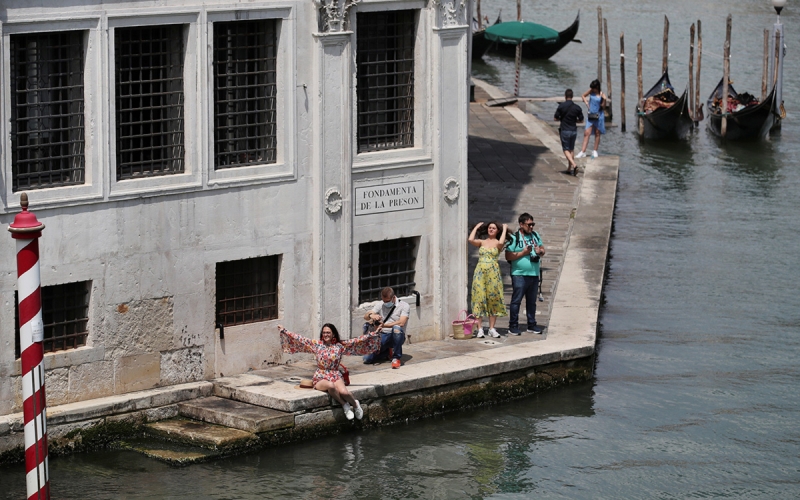 Италия решила ввести COVID-пропуска и режим ЧС до конца года