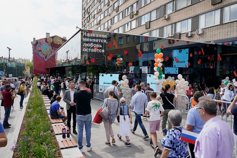 Из 1990-го в 2022-й: история «Макдоналдса» на Пушкинской в четырех фото