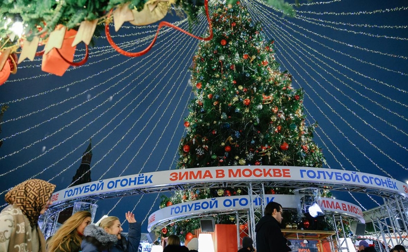 Из главной новогодней елки России сделают скворечники и хоккейные