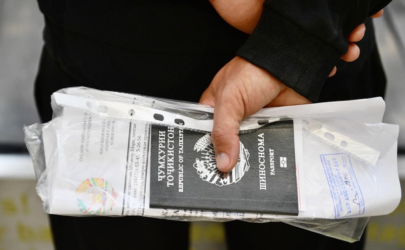 Из России выслали школьника-мигранта, оскорбившего самарского