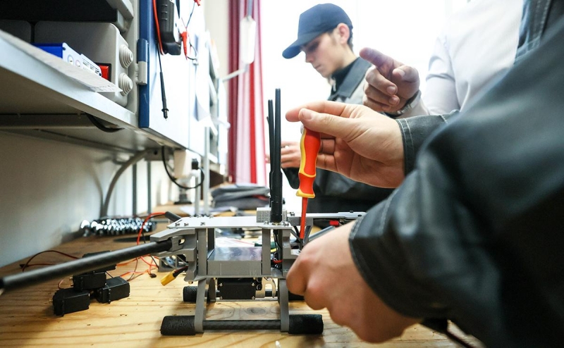 Из списка профобучения в России убрали кучера и внесли оператора