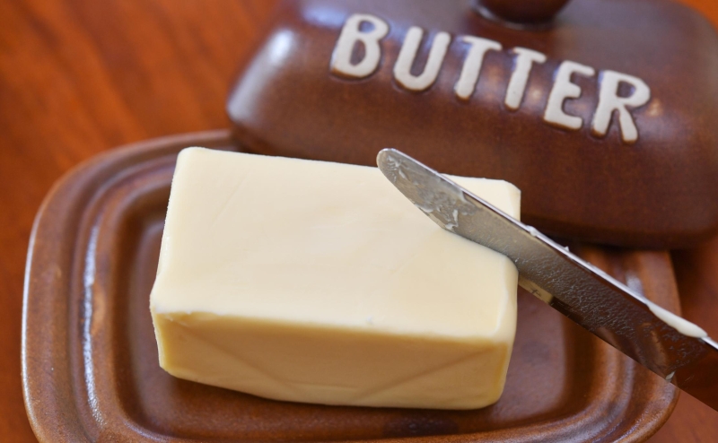 «Известия» сообщили о сокращении производства сливочного масла в