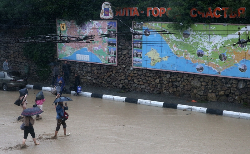 Ялта закрыта из-за наводнения. Что важно знать туристам