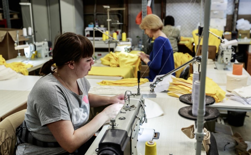 «Яндекс» представил свой бренд одежды с лонгсливами из модала