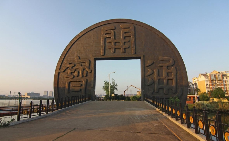 Юань сместил евро со второго места среди основных валют в расчетах