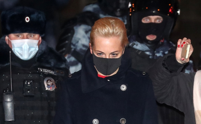 Юлии Навальной пригрозили постановкой на учет в полиции