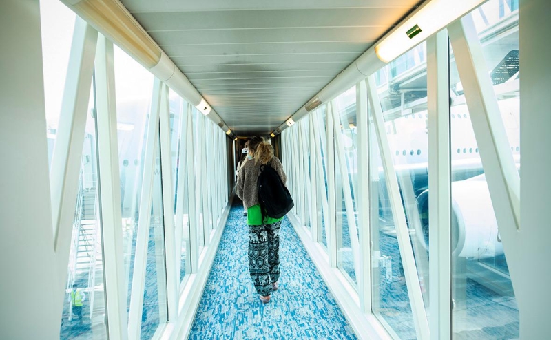 Юристы объяснили, куда депортируют обладателя нескольких паспортов