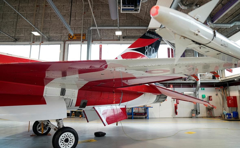 К чему приведет передача Украине истребителей F-16