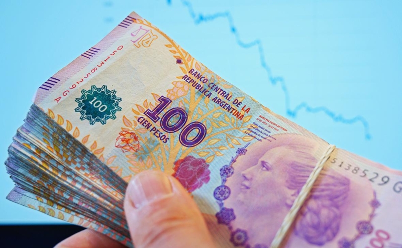 Кабмин добавил семь стран в список допущенных к торгам валютой в