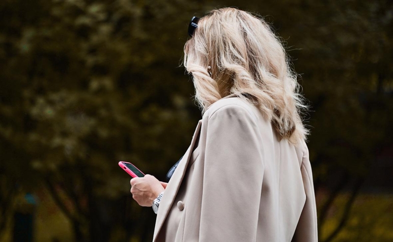 Кабмин поддержал идею штрафовать уехавших россиян за дискредитацию