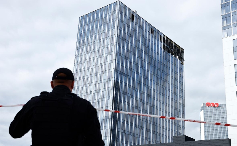 Кадры из пострадавшей из-за взрыва беспилотника квартиры в Москве