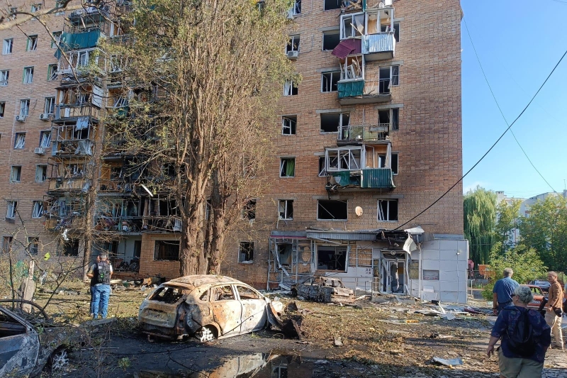 Кадры с места падения ракеты в Курске