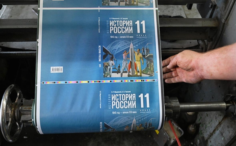 Кадыров сообщил, что Кравцов показал ему учебник истории с