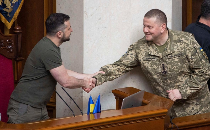 Как и почему появилась информация об отставке главкома ВСУ