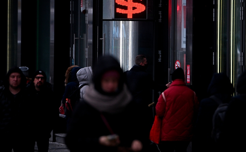 Как изменится курс рубля после возвращения Минфина и ЦБ на валютный