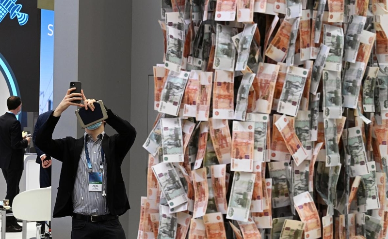 Как изменится курс рубля после возвращения Минфина и ЦБ на валютный