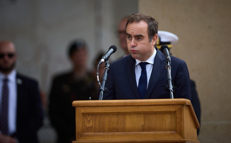 Как кабинет экс-министра обороны Франции добился первой бюджетной