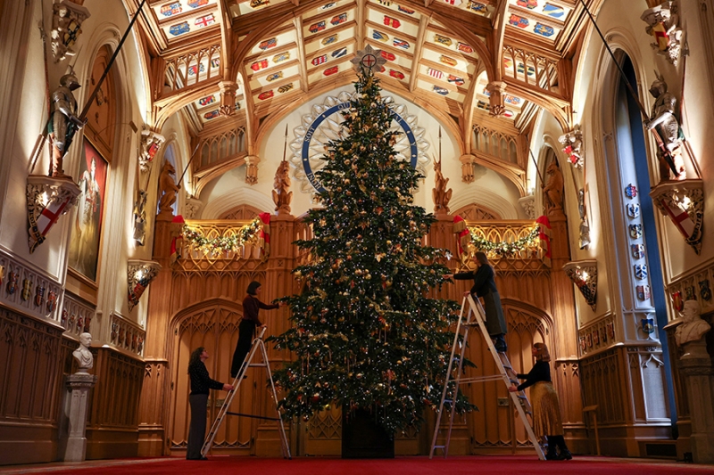 Как мировые лидеры украсили резиденции к Новому году. Фотогалерея