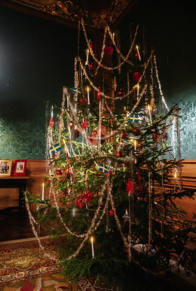 Как мировые лидеры украсили резиденции к Новому году. Фотогалерея