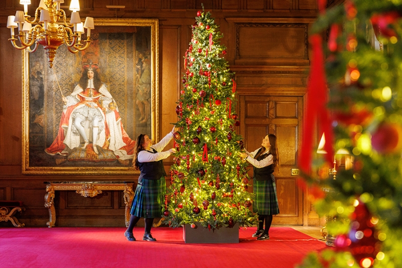 Как мировые лидеры украсили резиденции к Новому году. Фотогалерея