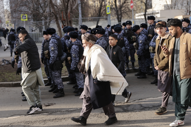 Как мусульмане отмечают Ураза-байрам в Москве. Фоторепортаж