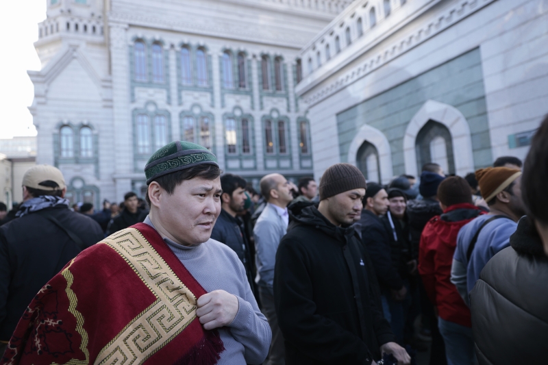 Как мусульмане отмечают Ураза-байрам в Москве. Фоторепортаж
