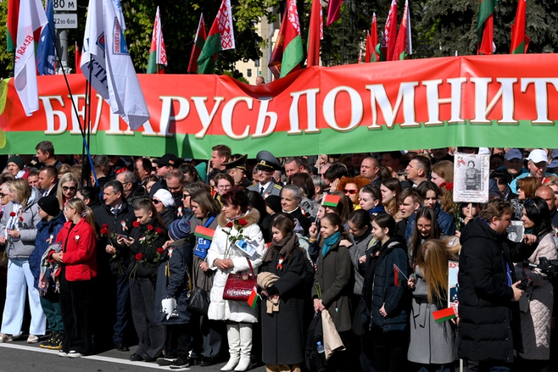 Как отпраздновали День Победы в городах России и мира. Фотогалерея