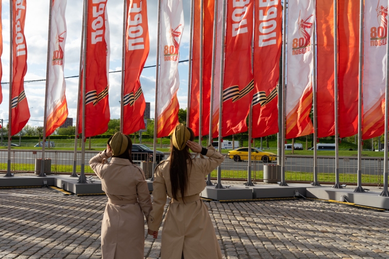 Как отпраздновали День Победы в городах России и мира. Фотогалерея