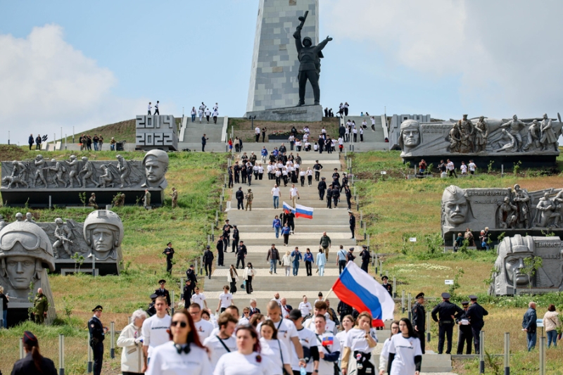 Как отпраздновали День Победы в городах России и мира. Фотогалерея
