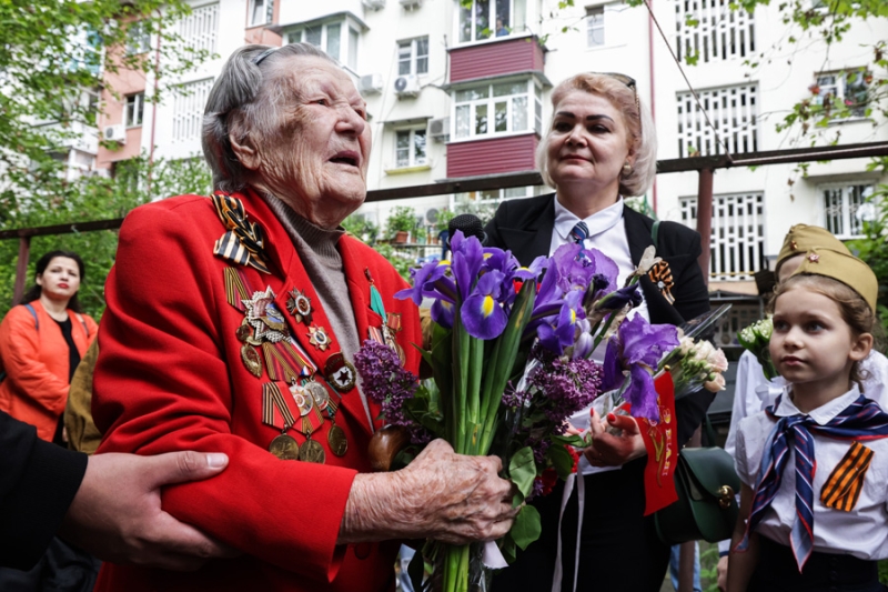 Как отпраздновали День Победы в городах России и мира. Фотогалерея