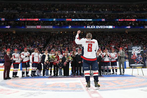 Как Овечкин побил рекорд Гретцки. Фоторепортаж