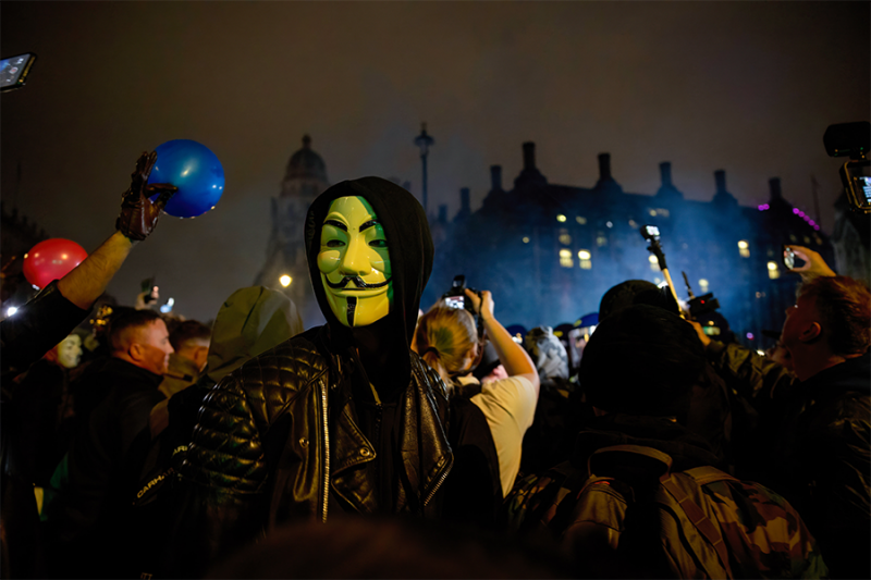 Как прошел Марш миллиона масок в Лондоне. Фоторепортаж