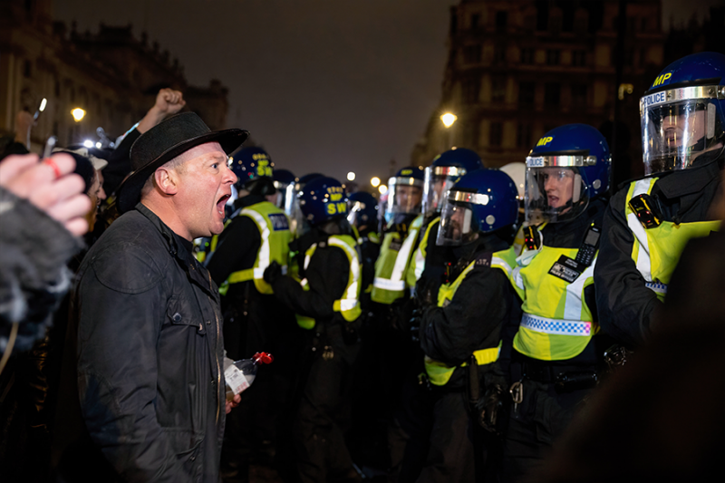 Как прошел Марш миллиона масок в Лондоне. Фоторепортаж
