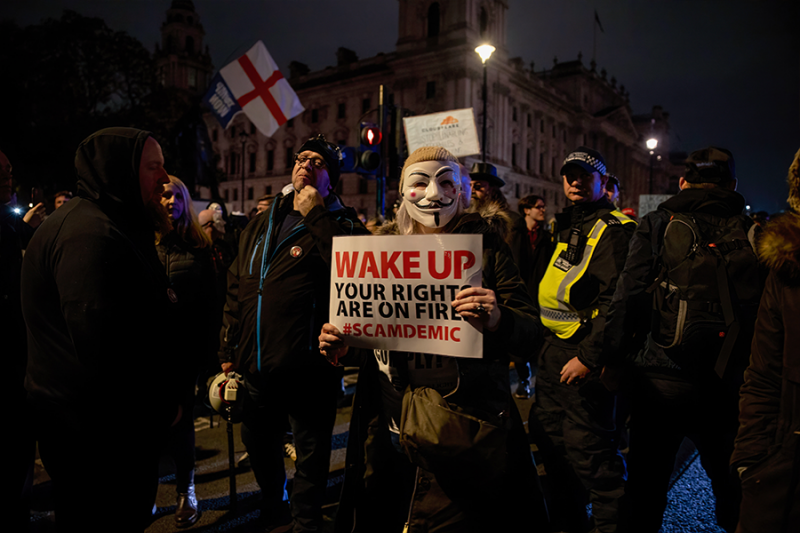 Как прошел Марш миллиона масок в Лондоне. Фоторепортаж