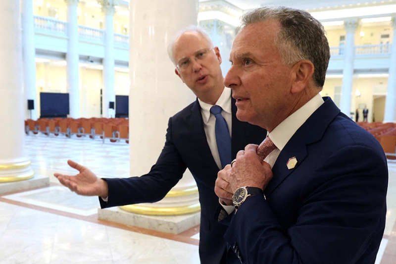 Как прошли «библиотечные» переговоры Путина с посланником Трампа