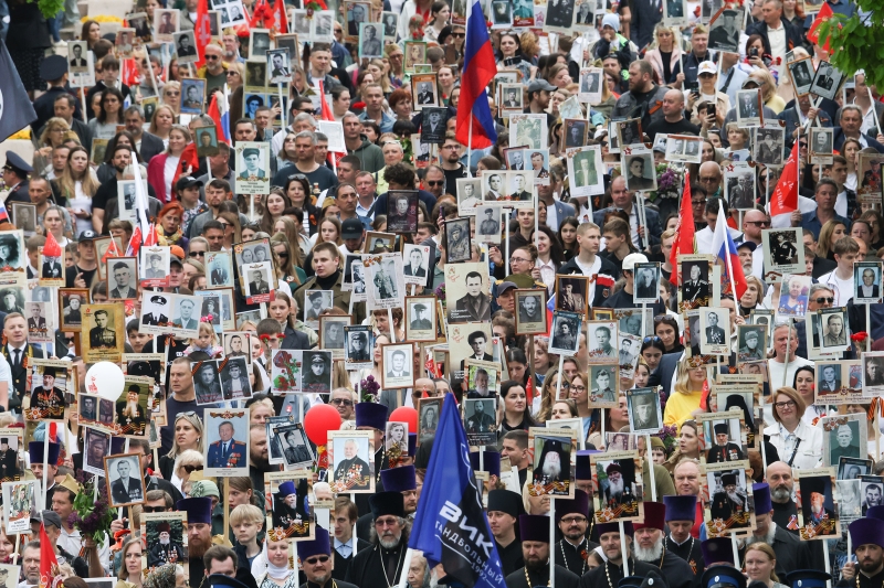 Как прошли Парады Победы и акции «Бессмертный полк»в России