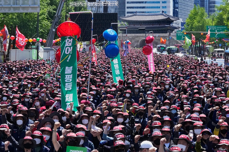 Как прошли первомайские акции по всему миру. Фоторепортаж