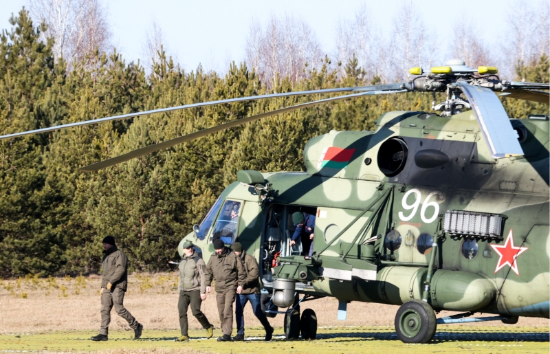 Как прошли первые переговоры на фоне блокады украинских городов