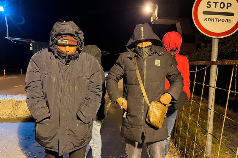 Как сомалийцы ехали из России в Финляндию на велосипедах. Репортаж РБК