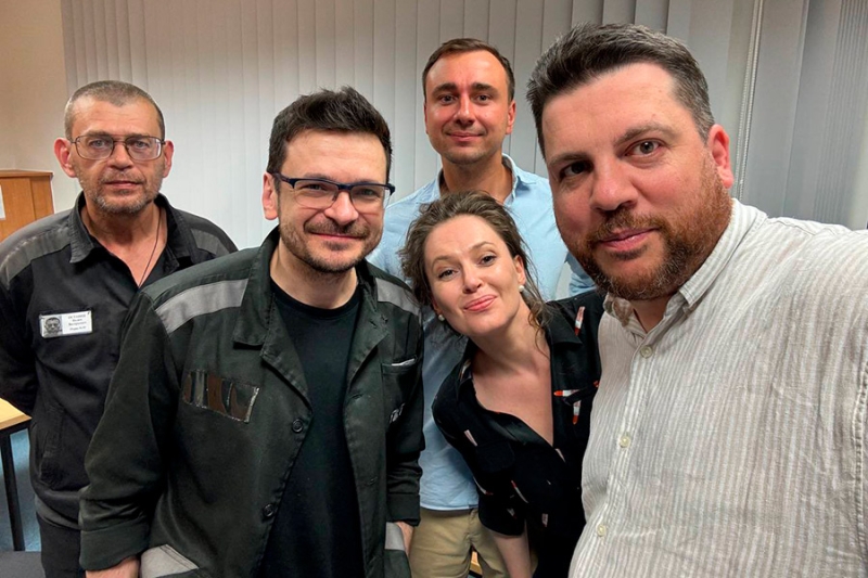 Как в России и США встречали участников массового обмена заключенными