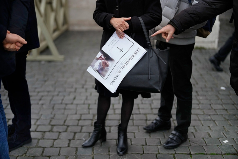 Как в Ватикане прощаются с Бенедиктом XVI. Фоторепортаж