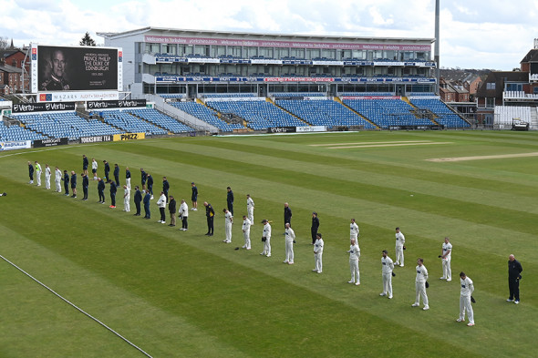 Как Великобритания скорбит по принцу Филиппу. Фоторепортаж