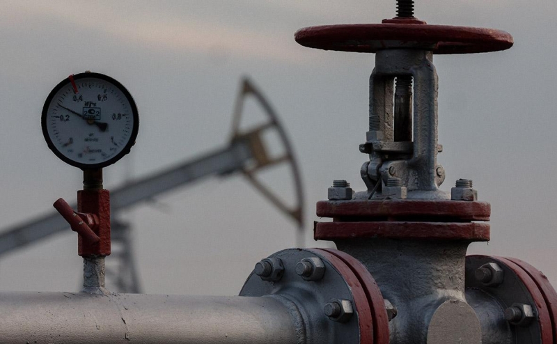 Как власти планируют снизить цены на бензин и закрыть серый экспорт