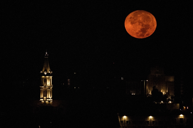 Как выглядела &laquo;Голубая Луна&raquo;. Фоторепортаж
