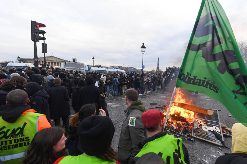 Как выглядели протесты во Франции из-за пенсионной реформы. Фото и