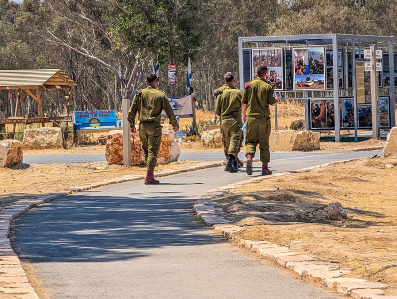 Как живет Израиль во время &laquo;войны на семи фронтах&raquo;