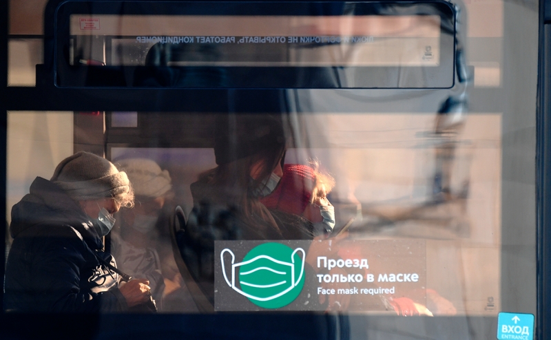 Какие ограничения для непривитых от коронавируса ввели разные страны