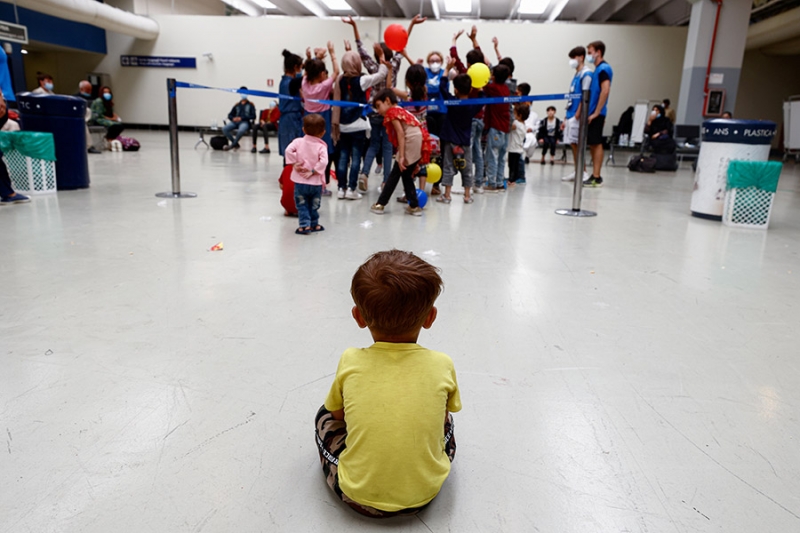 Какие страны эвакуируют людей из Афганистана. Фоторепортаж